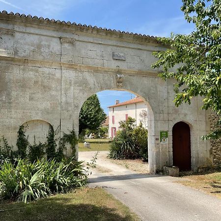 La Metairie De La Petillerie Roullet-Saint-Estephe Exterior foto